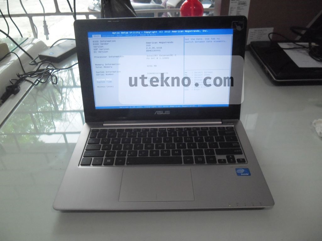 Asus Vivobook S200e Laptop 12 Inch Slim Dengan Layar Sentuh Utekno